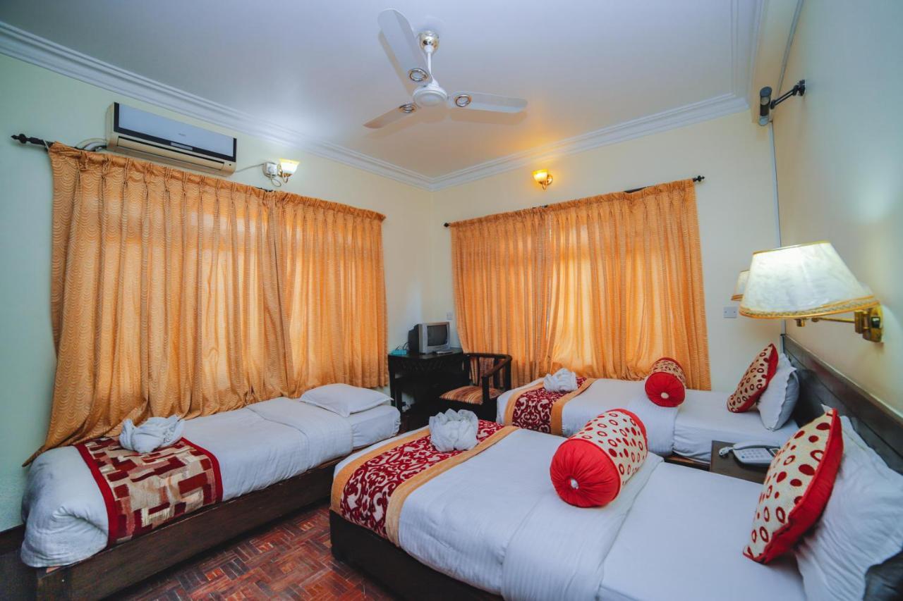 Hotel Panorama Pokhara Buitenkant foto