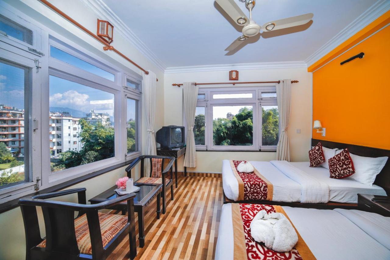 Hotel Panorama Pokhara Buitenkant foto