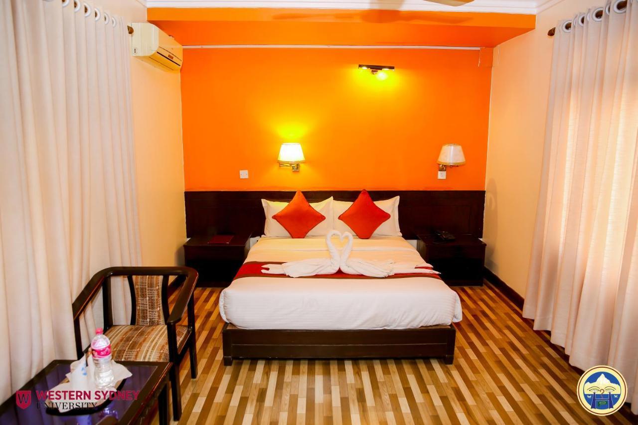Hotel Panorama Pokhara Buitenkant foto
